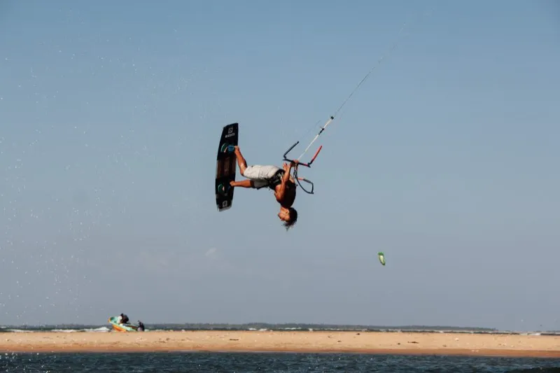 Coaching tricks freestyle kitesurf a Speed Spot, Dakhla