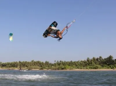 Lucas - session big air kitesurf au lagon de Dakhla